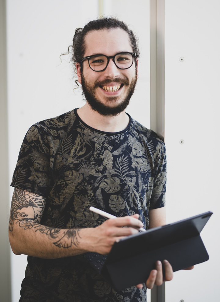 Front-end developer - >Alessandro Caregnato